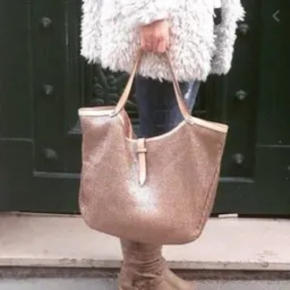 Riviera Tote - Metallic by Stella & Dot in Pristine Condition - Picture 2 of 6